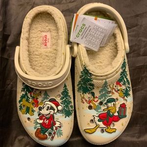 Disney Parks 2022 Holiday Mickey and Friends Crocs